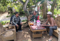 Komsos Babinsa Babakan Lumajang Perkuat Kerukunan dan Keamanan Warga Desa