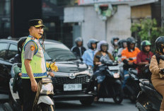 Kapolda Jatim Turun Langsung ke Jalan, Pastikan Kelancaran Arus Lalu Lintas Surabaya