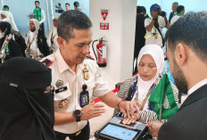 Imigrasi Surabaya Pastikan Kelancaran Keberangkatan Kloter Pertama Jemaah Haji 2026 Lewat Penguatan Layanan