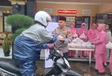 Polres Ngawi dan Polsek Jajaran Rutin Bagikan 500 Paket Nasi dan Takjil Setiap Hari Selama Ramadan