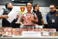 Kejati Jatim Sikat Duit Pungli Rp2,3 Miliar dari Rumah dan ATM Kadis ESDM Cs