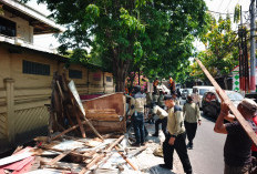Bangun Lapak di Atas Sungai, 115 PKL Direlokasi ke Pasar Kuliner Kalijudan