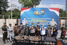 Polres Blitar Musnahkan Ribuan Miras dan Knalpot Brong dalam Rilis Akhir Tahun 2025