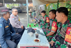Dekatkan Layanan ke Masyarakat, Bhabinkamtibmas Rungkut Kidul Sosialisasikan Call Center 110