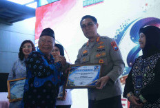 Kabidhumas Polda Jatim Diganjar Penghargaan Inspirator Edukasi Kamtibmas Digital