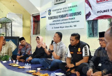 Kapolres Pelabuhan Tanjung Perak Ajak Warga Asemrowo Perkuat Sinergitas lewat Cangkrukan Kamtibmas
