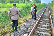 Baru Keluar Rumah, Pria Lansia di Sukorejo Tewas Tersambar KA