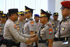 Kapolres Gresik Pimpin Sertijab PJU dan Kapolsek, 14 Personel Bergeser
