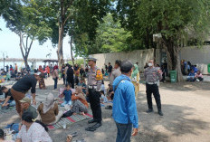 Ribuan Wisatawan Padati THP Kenjeran, Polisi Perketat Pengamanan Lebaran