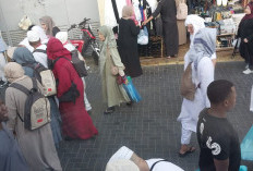 Pasar Kaget Usai Subuh di Makkah, Antara Kemudahan Jemaah dan Ketegasan Aturan Petugas