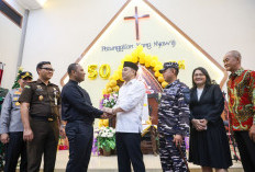 Misa Natal 2025, Wali Kota Eri Titip Doa Keselamatan untuk Surabaya dan Korban Bencana Sumatera