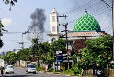 Kepulan Asap Hitam di Lumajang, DLH Siap Turun dan Ancam Sanksi
