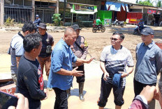 Sidak Banjir Besole, Bupati Tulungagung Sayangkan Video Aksi Pengelupasan Aspal Saat Banjir
