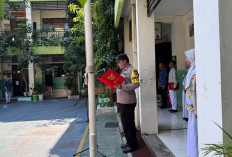 Polsek Bubutan Beri Binluh Kenakalan Remaja kepada Siswa Baru SMPN 43 Surabaya