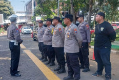 Jaga Kondusivitas, Polsek Gayungan Pimpin Apel Pengamanan Aksi Unras di Kejati Jatim