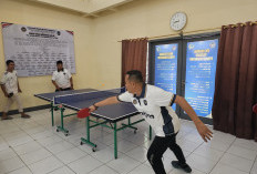 Lepas Penat Rutin Tugas, Kalapas Jember Baur Bersama Anggota Lewat Olahraga HUT Ke-81 RI
