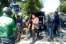  Patroli Polsek Buduran Sigap Bantu Korban Kecelakaan di Jalan Raya Buduran