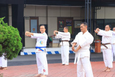 Polres Ngawi Gelar Latihan Rutin Bela Diri Polri, Tingkatkan Profesionalisme dan Kesiapsiagaan Personel 