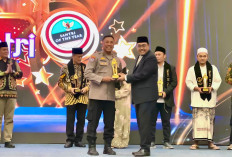 Ipda Purnomo Lamongan Raih Penghargaan Santri Bhayangkara Inspiratif di Santri of the Year 2026