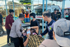 Sidokkes Polres Gresik Berikan Layanan Ambulans Gratis untuk Pasien Asal Bawean