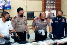 Polda Jatim Ungkap Temuan Kokain Senilai Rp 155 Miliar di Pantai Sumenep dengan Modus Kantong Anti Air