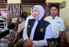 Dari Zakat ASN Ke Hunian Layak Khofifah Bedah Rumah Penjaga Sekolah di Surabaya