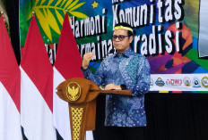 Hadir di Festival Egrang Ledokombo, Wamenkomdigi Dorong Keseimbangan Tradisi dan Teknologi