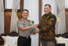 Duduk Bersama Mantan Polisi Australia, Kapolres Situbondo Komitmen Amankan Wisatawan Asing