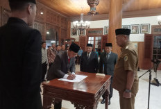 Sempat Mangkir, Mantan Sekda Tulungagung Akhirnya Dilantik Jadi Kepala Disnakertrans