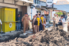 Sidak Jalan Bluru Kidul, Bupati Subandi: Proyek Harus Tepat Waktu 