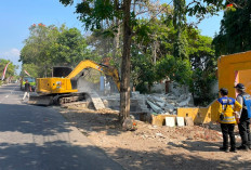 Belasan Bangunan Selatan GOR Ki Mageti Magetan Dibongkar, Nasib Warga Terdampak Belum Jelas
