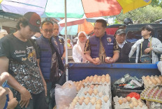 Jamin Pasokan Aman Jelang Lebaran, Satgas Pangan Sidak Pasar Kepanjen dan Cek Kelayakan Snack