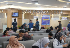 Paspor Simpatik Harkitnas, Imigrasi Surabaya Kebanjiran Pemohon: 188 Warga Dilayani di Akhir Pekan