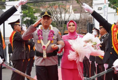 Resmi Jabat Kapolresta Malang Kota, Kombespol Danang Setiyo Pambudi Disambut Pedang Pora