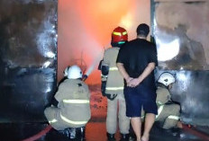 2 Gudang Mebel di Pergudangan TPI Romokalisari Ludes Dilalap Api