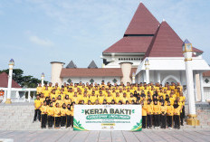 Wujudkan Green Policing, Polres Kediri Kerja Bakti Bersihkan Lingkungan Masjid An Nur Pare