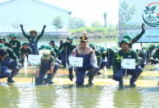 Jaga Ekosistem Pesisir, Polres Gresik Bersama Forkopimda dan PT Smelting Tanam 10.000 Mangrove di Randuboto