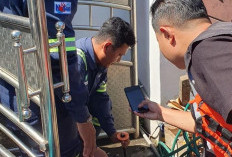 PAM Surya Sembada Tertibkan Sambungan Air Ilegal di Perak Barat Surabaya