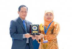 Jatim Borong 13 Penghargaan Nasional, Khofifah Pembina Terbaik Pengelolaan Sampah 2026