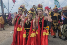 Karnaval HUT Ke-81 RI di Karanganyar Sumenep Meriah, Ribuan Warga Tumpah Ruah