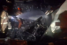 13 Motor Ludes Dilalap Api dalam Kebakaran 3 Kios di Bubutan Surabaya