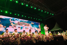 Peringati HUT ke-81 Jatim, Ribuan Jemaah Padati Gedung DPRD Jawa Timur Lantunkan Selawat