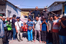 Situasi Memanas! Ratusan Warga Tambak Asri Blokade Petugas, Tolak SP3 Proyek Normalisasi Sungai Kalianak