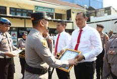 Redam Konflik SARA hingga Ungkap Kasus Narkoba, 12 Personel Polres Pelabuhan Tanjung Perak Raih Penghargaan