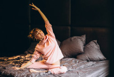 Peregangan Sebelum Tidur, Kebiasaan Sederhana yang Bantu Tidur Lebih Nyenyak