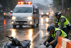 Pengendara Mio Tabrak Barier di Jalan Ahmad Yani Surabaya, Dilarikan ke RS Bhayangkara