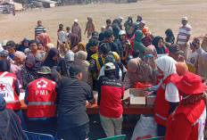 PMI Jember dan Palang Merah Jepang Gandeng Warga Pesisir Puger Gelar Simulasi Evakuasi Mandiri Tsunami