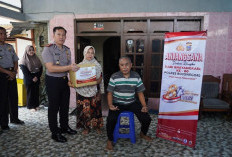 Peringati Hari Bhayangkara ke-80, Kapolres Bojonegoro Anjangsana ke Purnawirawan dan Personel Sakit