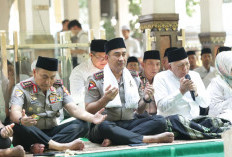 Kunjungi Jawa Timur, Kapolri Sowan ke Ponpes Tebuireng dan Ziarah Makam Gus Dur