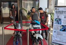 Kejari Kabupaten Madiun Lelang Dua Kendaraan Barang Rampasan Negara